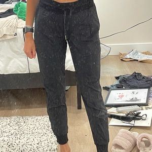 Lululemon dance studio joggers. Size 6 black